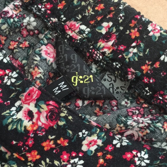 Floral Shorts - Picture 2 of 4